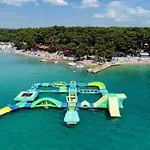Mobile Blue Lagoon 785 ビオグラード・ナ・モル