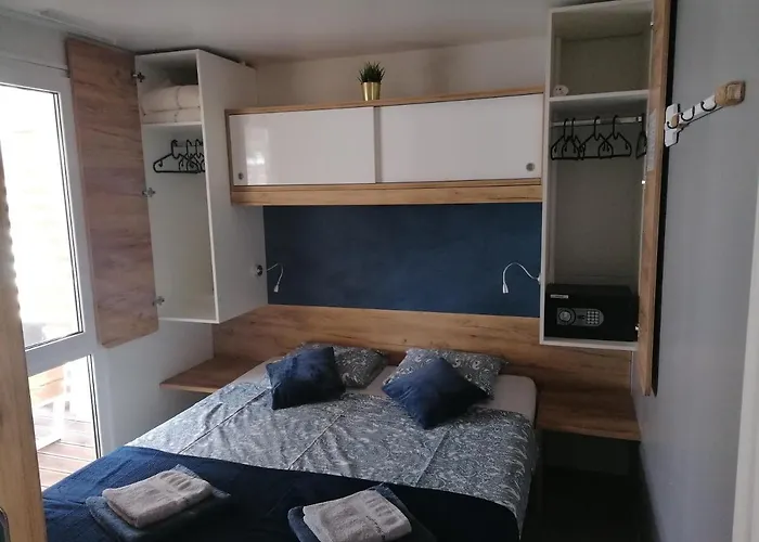 Kamp alanı Mobile Blue Lagoon 785